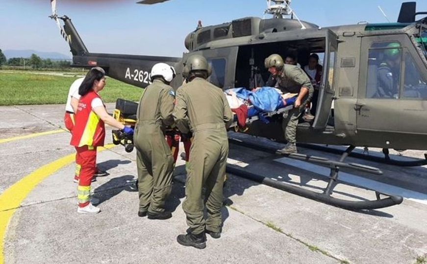 Helikopterski tim OS BiH evakuisao učesnicu 'Marša mira': Zukan Helez nagradio posadu