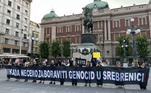 'Žene u crnom' u Beogradu obilježile 28. godišnjicu genocida u Srebrenici