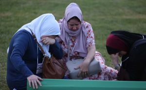 Majke Srebrenice: Zgroženi smo količinom mržnje koja se danas čuje iz Skupštine Srbije. Sramite se!
