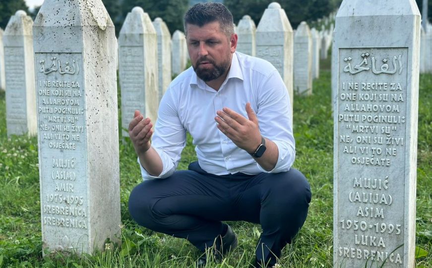 Ćamil Duraković: 'Nema više nikog u Srebrenici. Delegacije su otišle. Samo nišani i tišina'