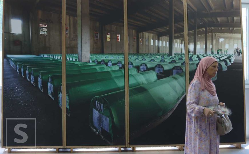 Bez trunke suosjećanja: Centrom Srebrenice odzvanjala pjesma “Veseli se srpski rode”