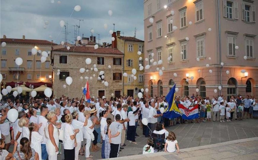 U Puli održan mimohod sjećanja na žrtve genocida u Srebrenici