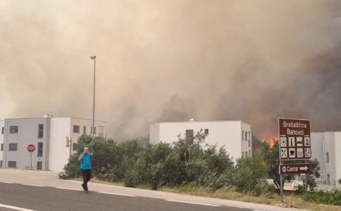 Veliki požar u Dalmaciji: Ovaj grad se ne vidi od dima