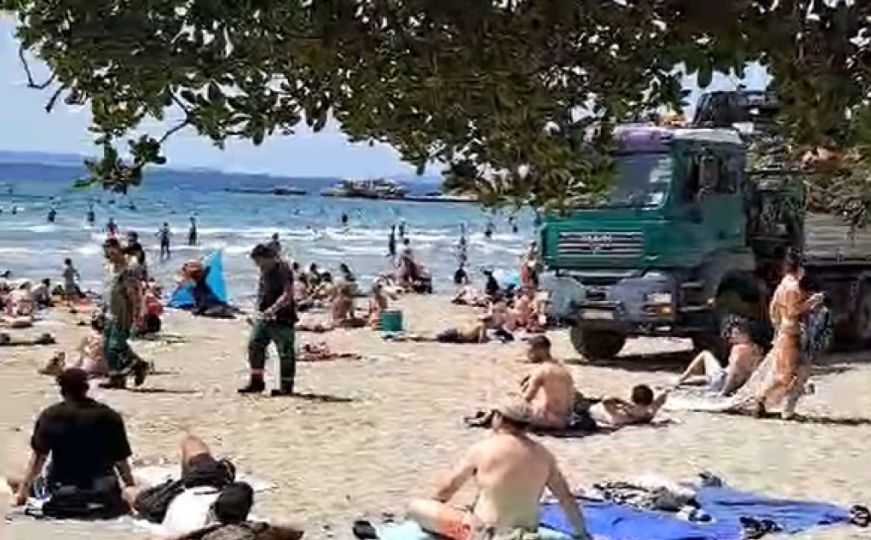 Snimak s plaže u Hrvatskoj postao viralan: "Dakle, ovo je nerealno. Nije normalno"