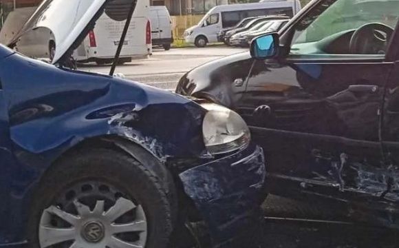 Saobraćajna nesreća kod Sarajeva: Povrijeđene dvije osobe