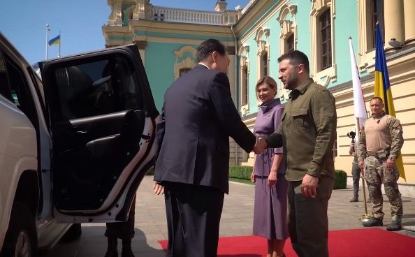 Južnokorejski predsjednik doputovao u Ukrajinu: Sastao se sa Zelenskim