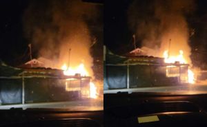 Oko ponoći izbio požar na Stupu: Gorjeli štandovi na pijaci