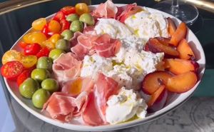 Novi TikTok trend: Ovoga puta je u pitanju 'večera za djevojke'