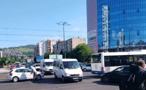 Saobraćajni kolaps u Sarajevu: Udes na raskrsnici na Otoci