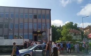Samo u BiH: U Kaknju protesti zbog hapšenja korumpiranih policajaca