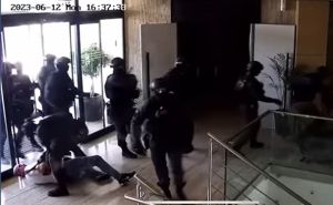 Racija u Podgorici: Oduzeto šest vozila, direktor hotela tvrdi da su bacali goste sa stolica