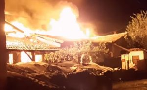 Snimak požara nakon oluje izazvao lavinu reakcija: 'Svijet se ruši, ali se telefon ne pušta iz ruke'