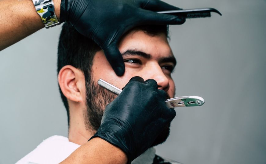 Objavljen interesantan video: Evo kako su se brijači trenirali prije više od 70 godina