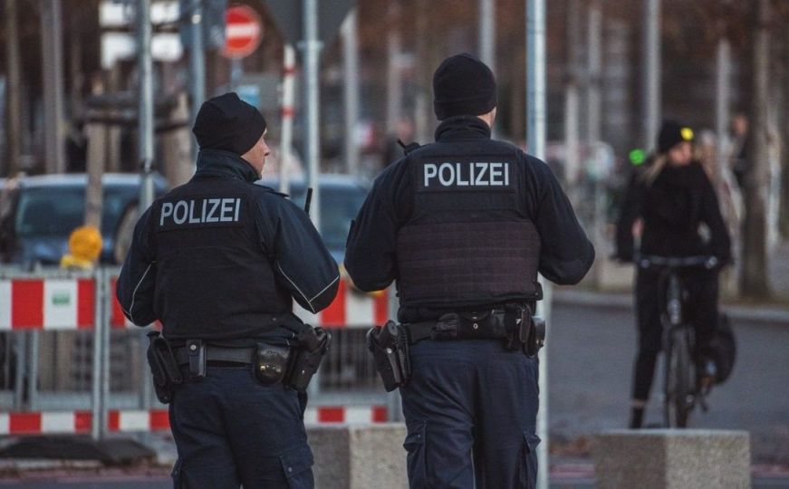 Drama u Njemačkoj. Dvojica 13-godišnjaka opljačakala kiosk, policajac pucao na jednog od njih