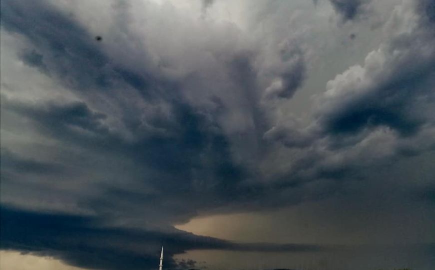 Narandžasti meteoalarm za utorak i srijedu, očekuju se pljuskovi, grmljavina i jak vjetar