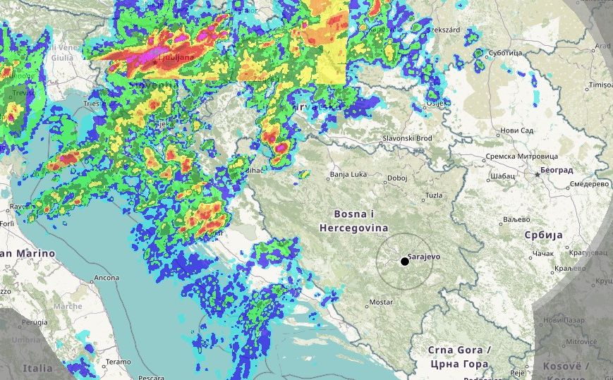 Pratite uživo oluju koja hara regijom: Veliko nevrijeme ide prema Bosni i Hercegovini
