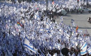 Neviđeni protesti u Izraelu: Ljudi se sukobljavaju s policijom, ljekari u štrajku