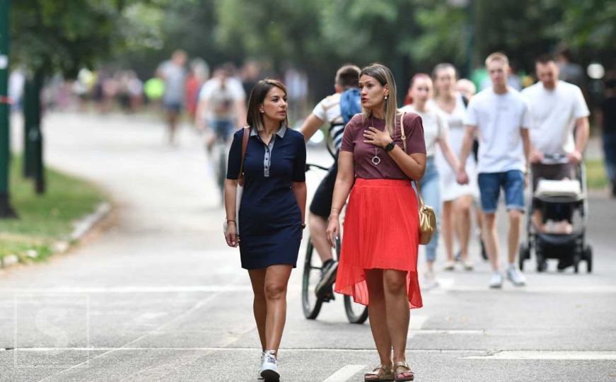 Sarajke i Sarajlije traže spas u zelenoj oazi: Jeste li i vi večeras bili na Vilsonovom šetalištu?