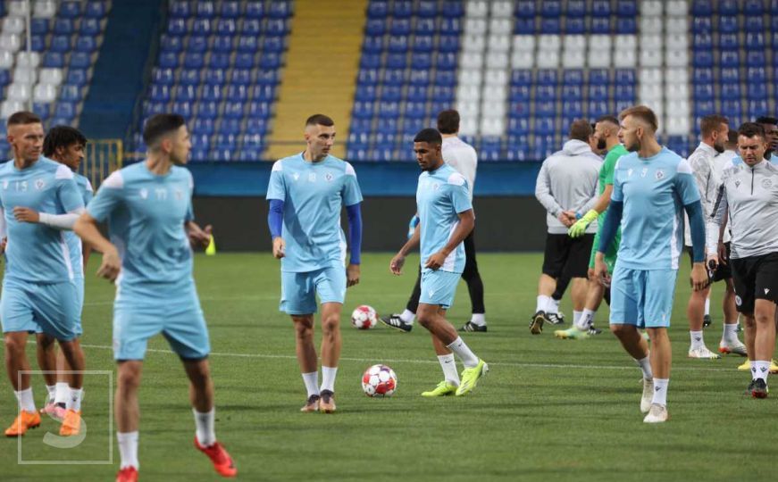Pripreme pred spektakl na stadionu u Bulevaru Ivice Osima: Plavi održali trening na Grbavici