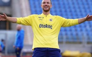 Cijeli stadion u jedan glas: Evo kako su navijači Fenerbahcea proslavili gol Edina Džeke