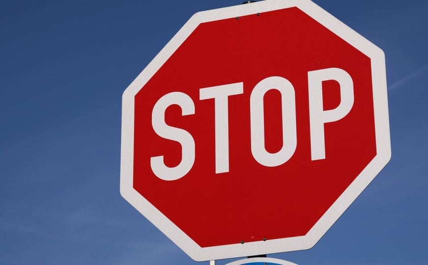 Borba protiv nesavjesnih vozača: U saobraćaj ulaze kamere koje hvataju vozače ako ne stanu na 'Stop'