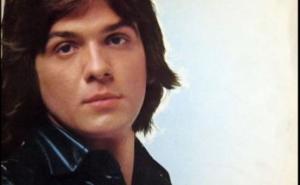 Zdravko Čolić i "Živiš u oblacima mala i do tebe ne dopire moj glas..."