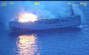 Buknuo plamen na brodu koji prevozi električne automobile: 'Industrija ne ide u korak s rizicima'