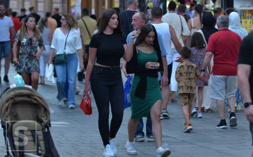 Prelijepa noć u Sarajevu: Mnogi građani na ulicama