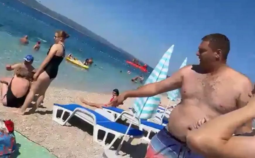 Izgubio živce na plaži u Hrvatskoj i sada se javio: ‘'‘Pa znate li što je napravio mojoj kćerki!?'