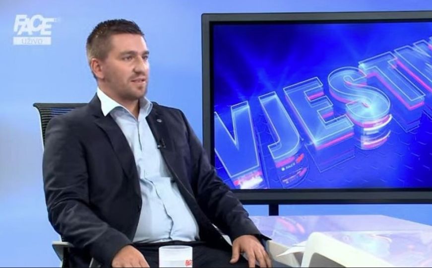 Ademović: "Ne želim biti načelnik Centra, Mandić je neradnik i nije u stanju potrošiti 50% budžeta"