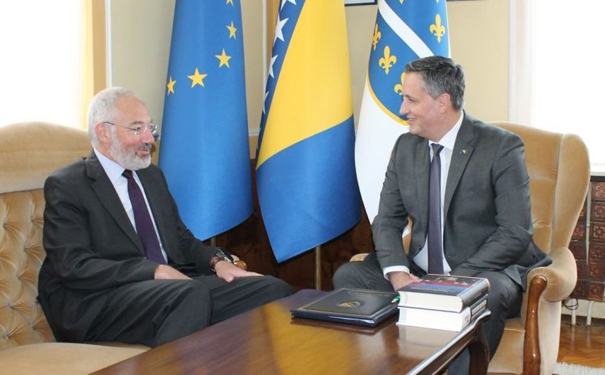 Bećirović se sastao s turskim ambasadorom: "Brutalni udar na ustavni poredak još traje"