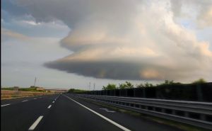 Pogledajte novu superćelijsku oluju u Europi: Evo kako je rezultirala novim tornadom