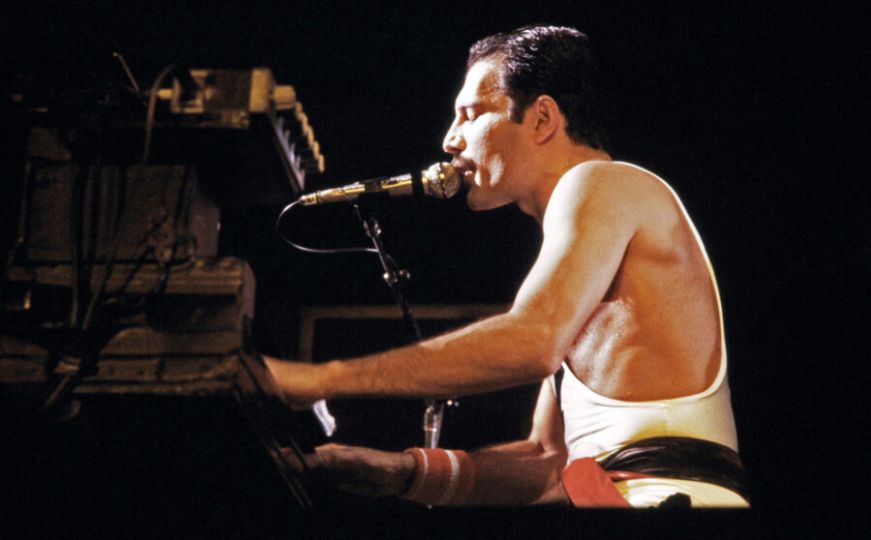 Lični predmeti Freddie Mercuryja na prodaji: Klavir, ručno pisani tekstovi pjesama, kostimi...