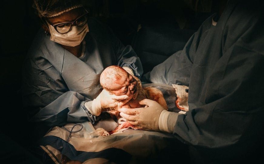 Odluka trudnice: Poručila suprugu da u slučaju komplikacija pri porodu spasi nju, a ne bebu