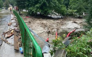 Voda nosi sve pred sobom: Više od dvije osobe poginule u poplavama u Sloveniji