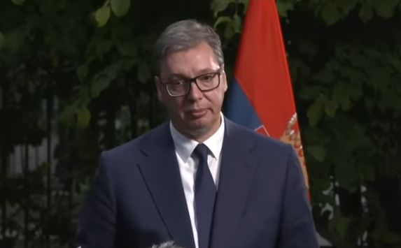 Aleksandar Vučić na pressu u Banjoj Luci: Trpim nesnosne bolove, zato govorim sporije