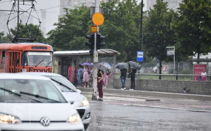 Kiša, grmljavina, pljuskovi: Meteorolozi objavili prognozu do utorka, pripremite se za nevrijeme