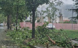 Pogledajte posljedice nevremena u Mostaru, vatrogasci imali pune ruke posla