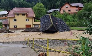 Još jedna žrtva poplava u Sloveniji: U septičkoj jami pronađeno tijelo muškaraca