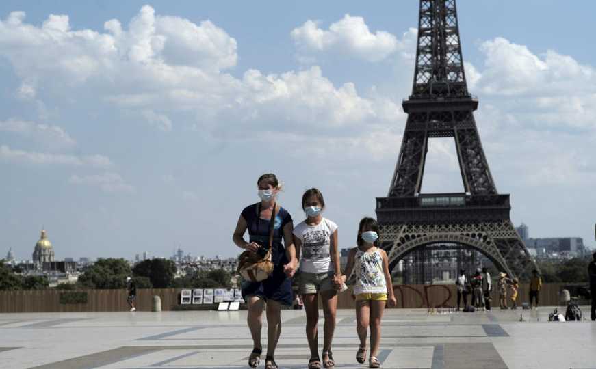 Slavni Eiffelov toranj evakuiran zbog dojave o bombi