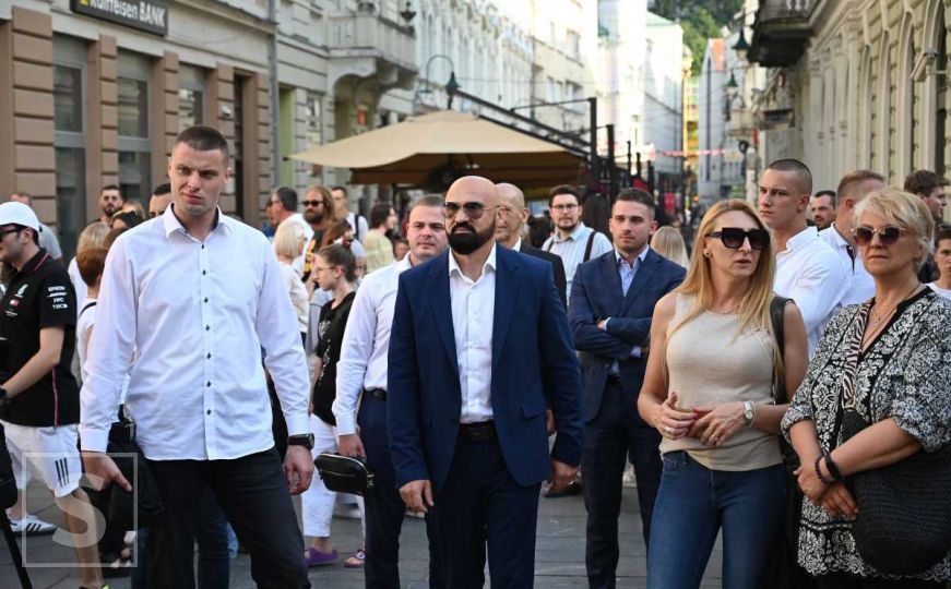 Pogledajte prve kadrove s protestne šetnje za ubijenu Nizamu Hećimović u Sarajevu