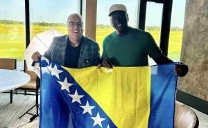 Sabahudin Topalbečirević i Michael Jordan sa zastavom Bosne i Hercegovine: 'Ostvario sam san'