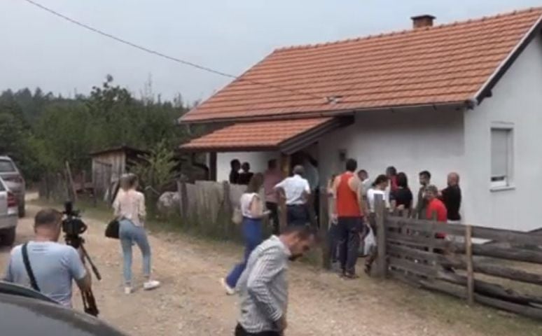 Strava u BiH: U kući pronađena polugola i vezana žena, svi su u strahu