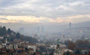 Ne pomaže nam ni ljeto: Sarajevo ponovo među najzagađenijim gradovima na svijetu