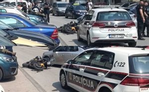 Sudar motocikla i automobila na Baščaršiji, stigli policija i Hitna pomoć