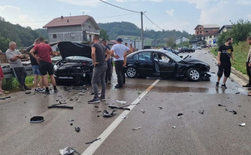 Teška saobraćajna nesreća kod Velike Kladuše: Sudarila se dva vozila, velika materijalna šteta