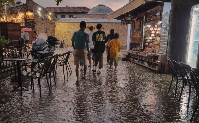 Olujno nevrijeme pogodilo Hercegovinu, djelovi Mostara ostajali bez električne energije