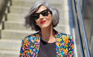 Jednu svi izbjegavaju, a ona briše bore: Ovo je pet boja koje stoje damama preko 50. godina