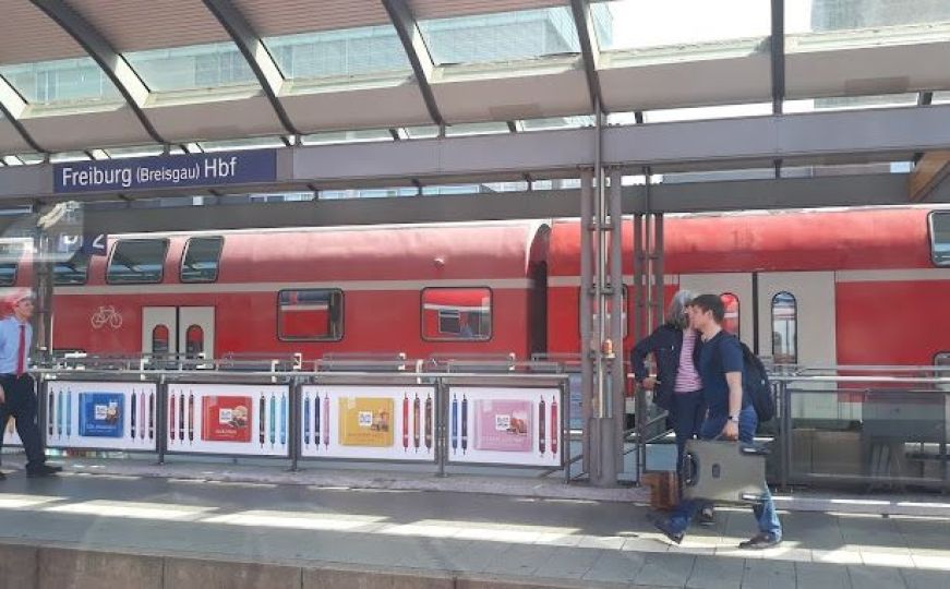 Njemačka: Uhapšena 51-godišnja Bosanska, pljuvala i vrijeđala putnike na željezničkoj stanici