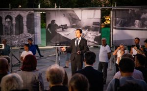 Kosovski premijer Albin Kurti na izložbi "Opsada Sarajeva": 'Užas genocida u Bosni i Hercegovini...'